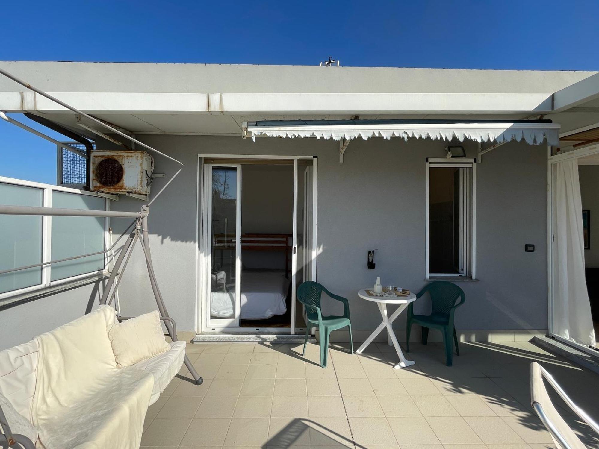 50 Mt Dalle Spiagge, Attico Vista Mare Loano Exteriör bild