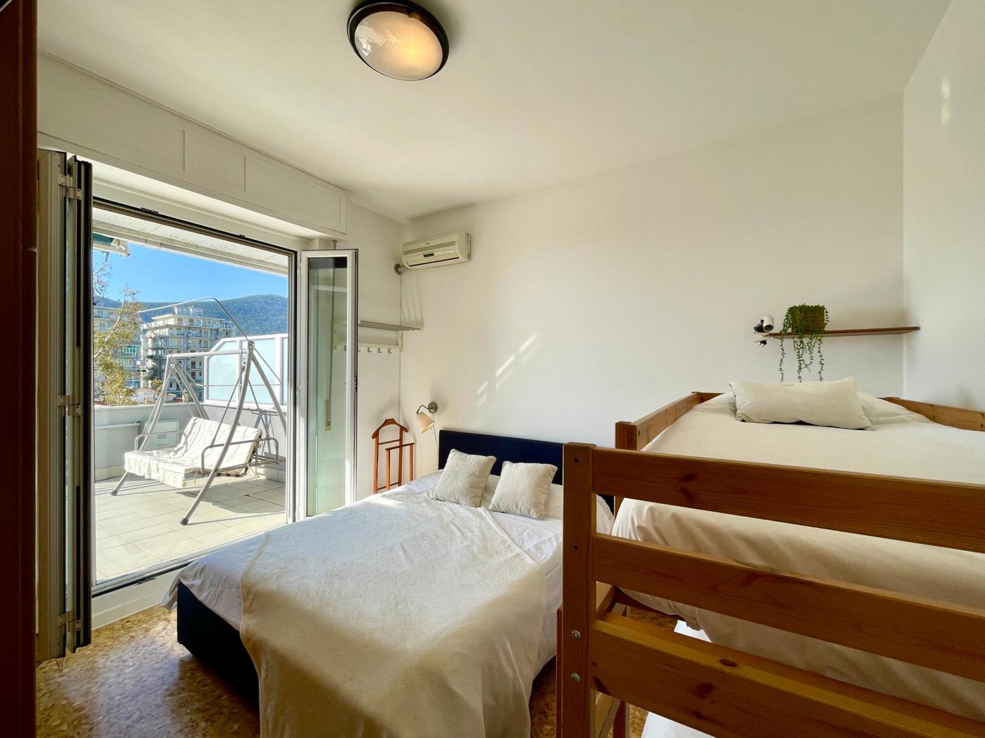 50 Mt Dalle Spiagge, Attico Vista Mare Loano Exteriör bild